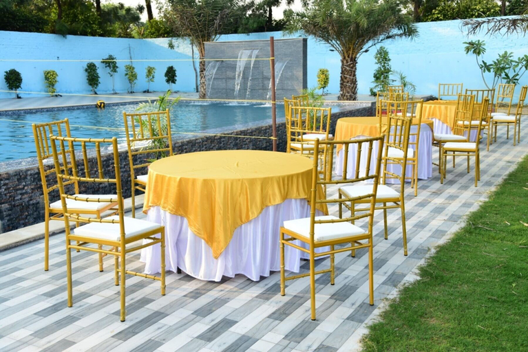 Food & Drinks 4, Aroma Green Resort, Gurgaon