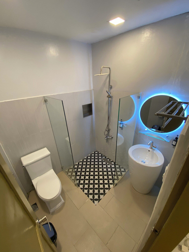 Bathroom 5, Vivo Inn, General Luna