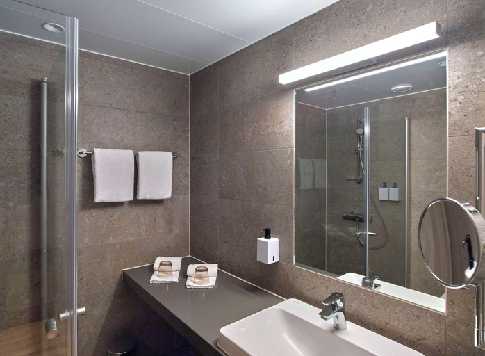 Bathroom 4, Scandic Oceanhamnen, Helsingborg