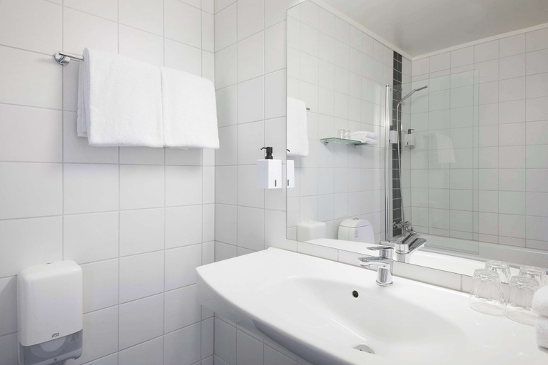 Bathroom 4, Scandic Vestfjord Lofoten, Vågan