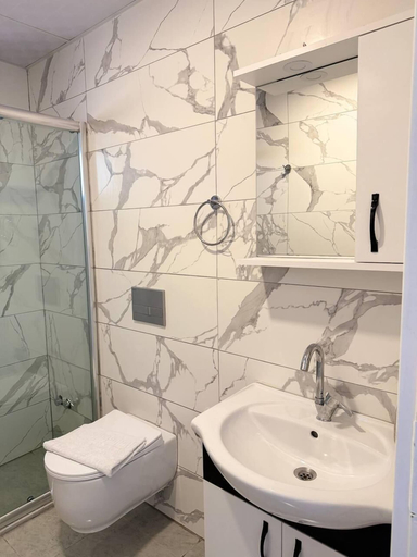 Bathroom, Gökkuşağı, Kaş
