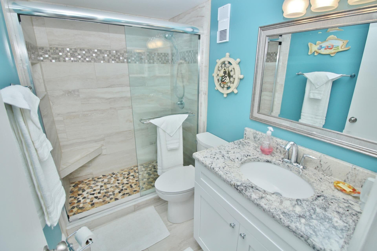 Bathroom 4, Point East 213, Volusia