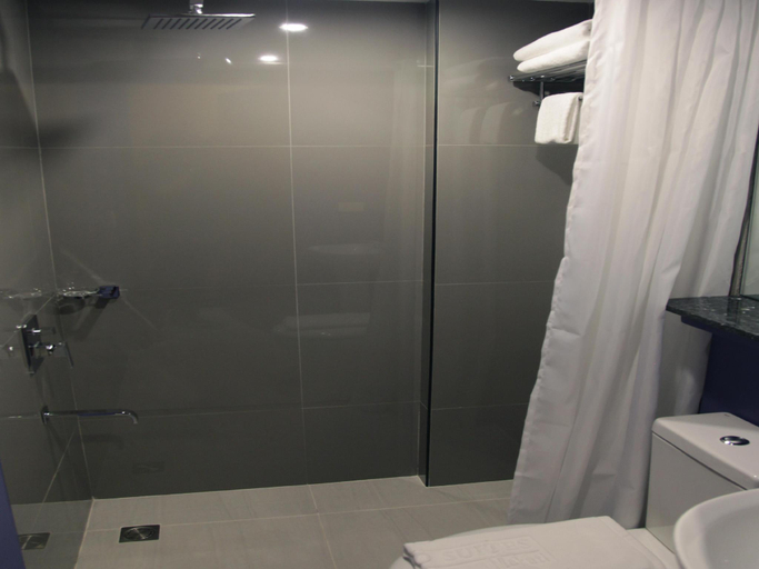 Bathroom, Guijo Suites Makati, Makati City
