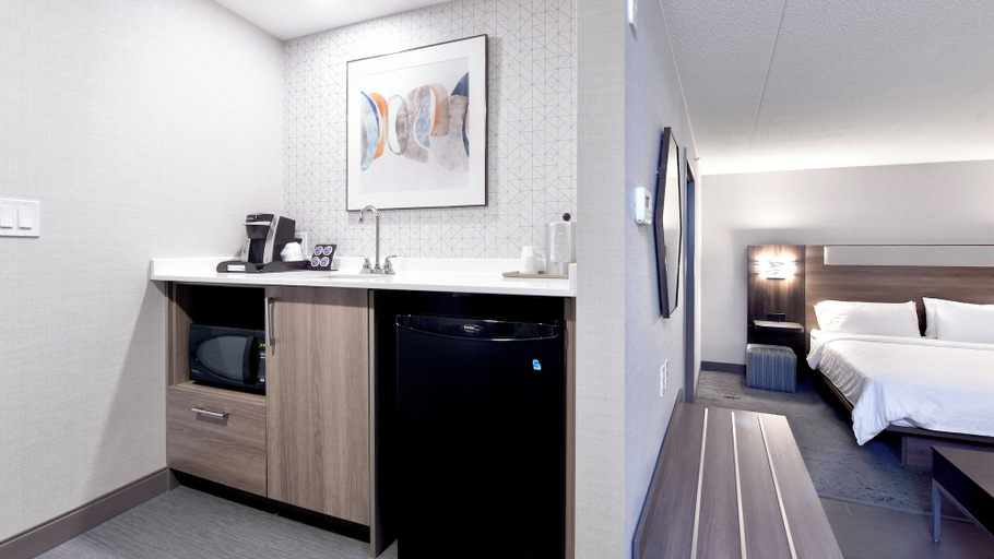 Bedroom 4, Holiday Inn Express & Suites WATERLOO - ST. JACOBS AREA by IHG, Waterloo