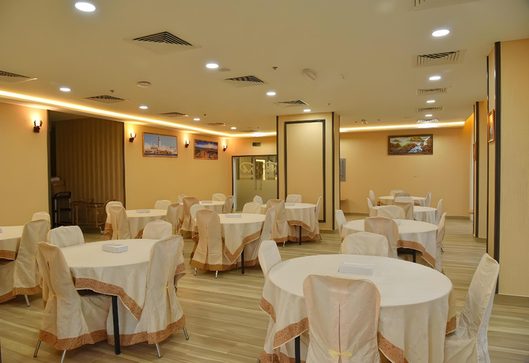 Food & Drinks 5, Muscat Plaza Hotel, Muttrah