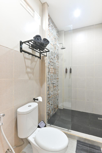 Bathroom 15