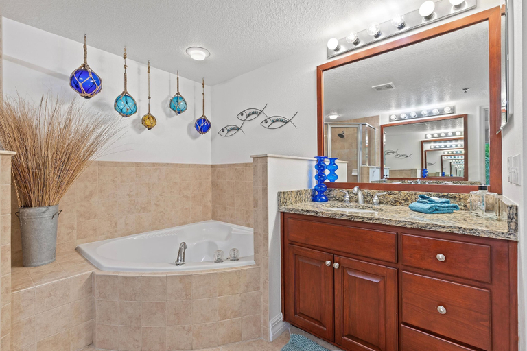 Bathroom 4, Oceanwalk 13-303, Volusia