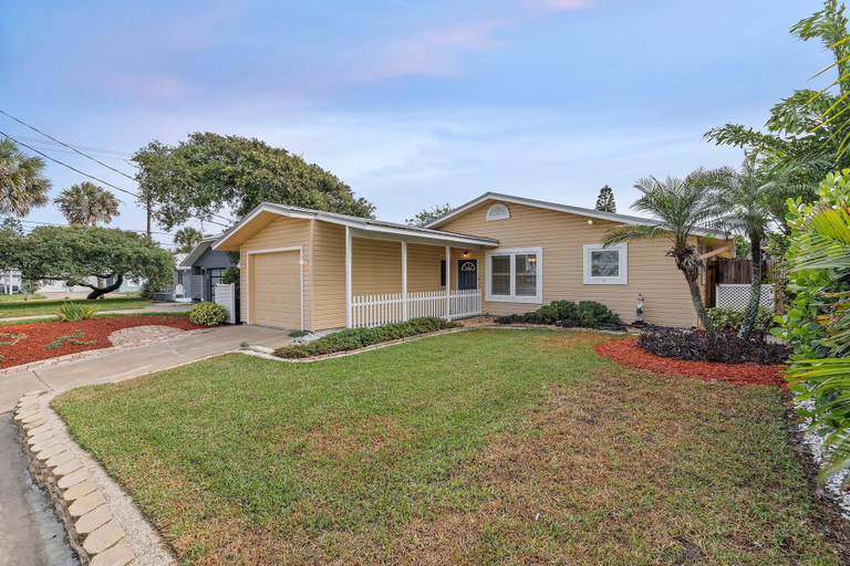 Exterior & Views 2, Seaside Hideaway, Volusia