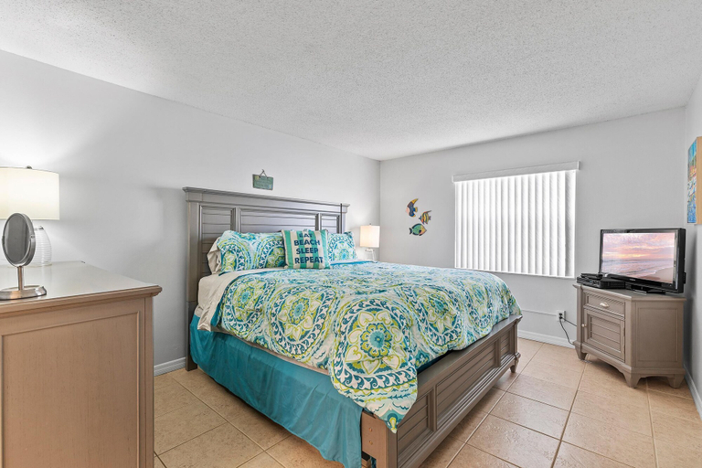 Others 1, Colony Beach Club 120, Volusia