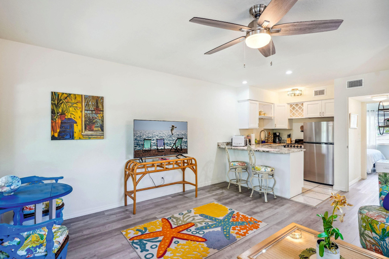 Others 5, Beach Quarters ALL, Pinellas