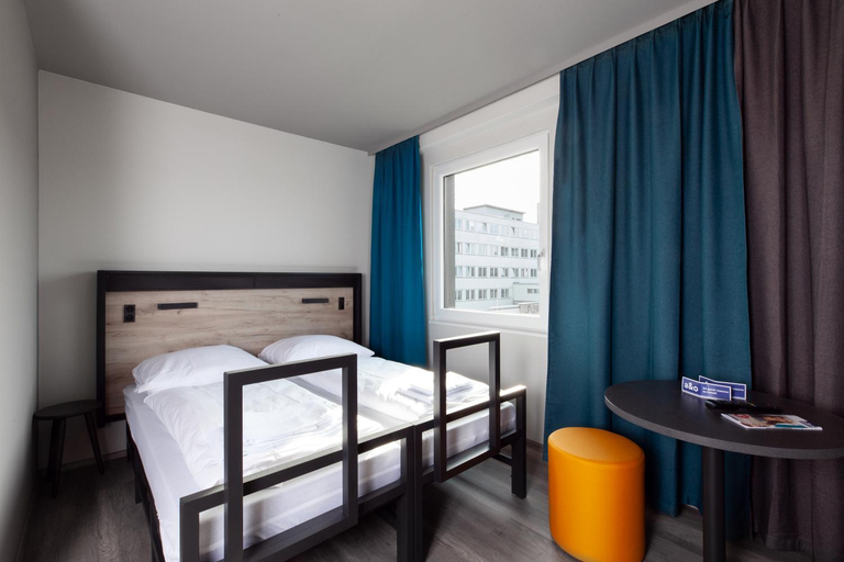 Bedroom 2, a&o Frankfurt Ostend, Frankfurt am Main