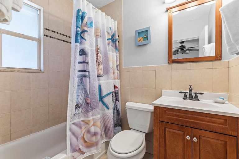 Bathroom 3, Flagler Suites 3, Volusia