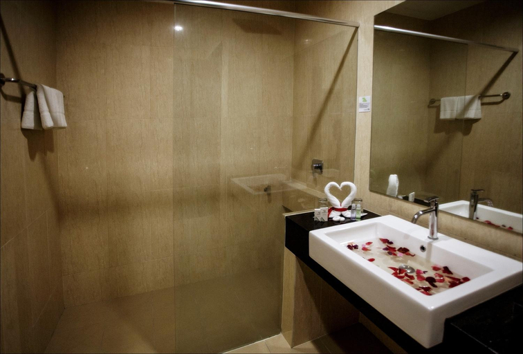 Bathroom 5, Cathayana Hotel Kuantan, Kuantan