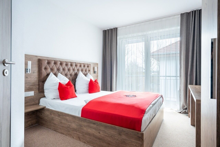 Bedroom 3, B&S Hotel, Neu-Ulm