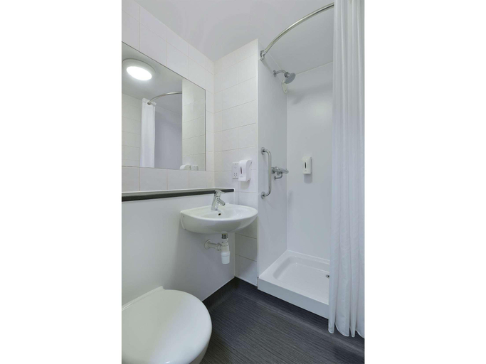 Bathroom 4, Travelodge Feltham, London