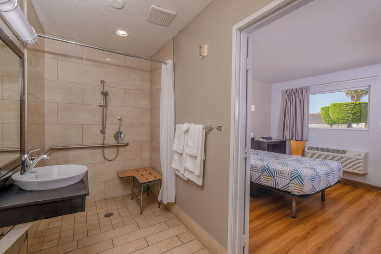 Bathroom 5, Motel 6 Ontario, CA - Airport, San Bernardino