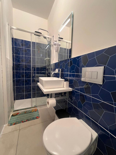 Bathroom 5, Porta sul mare, Vibo Valentia