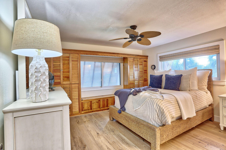 Others 4, Paradise Along Boca Ciega Bay, Pinellas