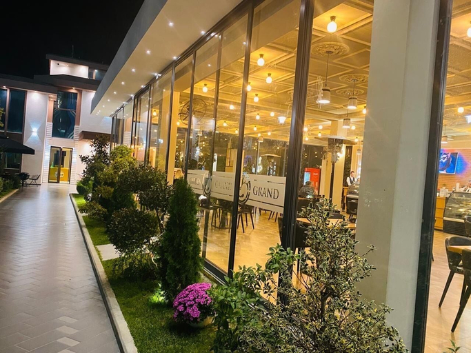 Exterior & Views 2, Hotel & Restaurant Grand White City, Beratit