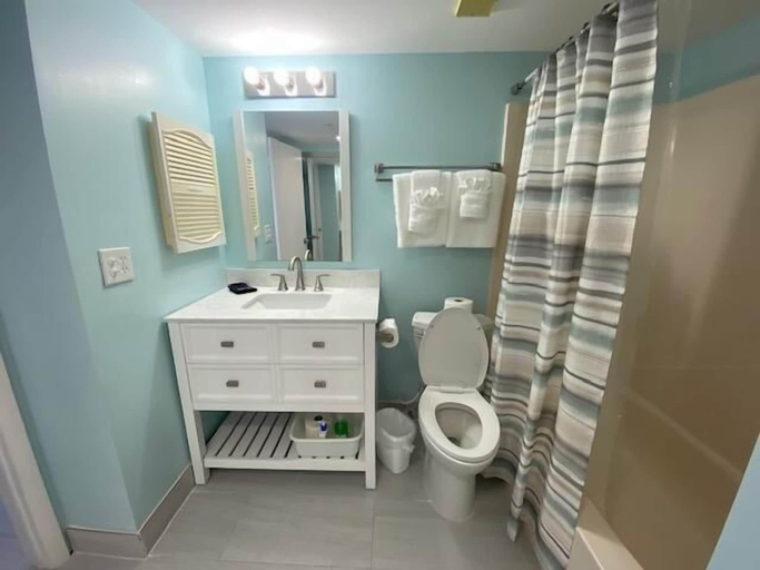 Bathroom 3, Estero Beach & Tennis 1201-a, Lee