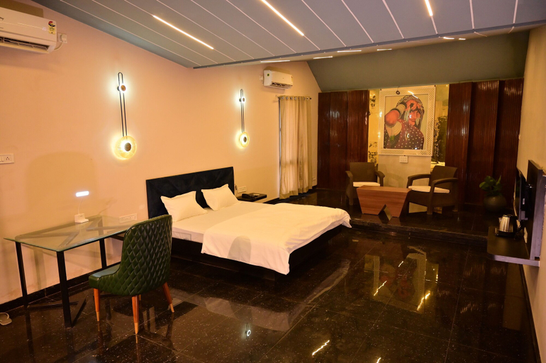 Bedroom 2, Hotel Satyawati Signature, Barwani