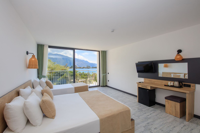Bedroom 3, Hotel Meri All Inclusive, Fethiye