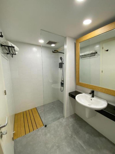 Bathroom 9