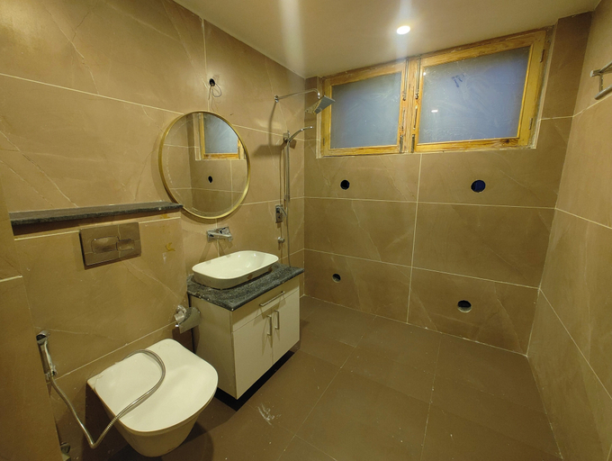 Bathroom 3, The Rangjung Hotel, Leh