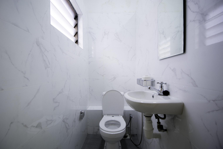 Bathroom 5, Capsule@Hive Bugis, Singapore