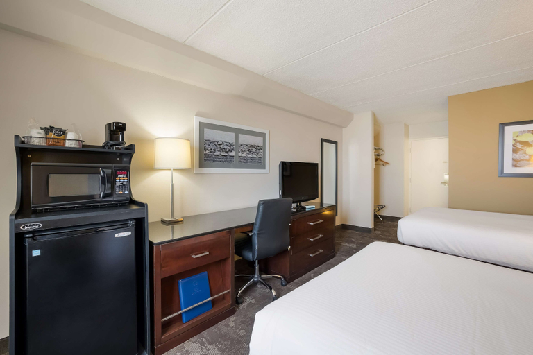 Bedroom 3, Best Western Riverfront Inn, Marinette