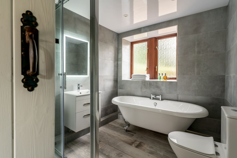 Bathroom 3, Long Ashes - Netherside Barn, North Yorkshire