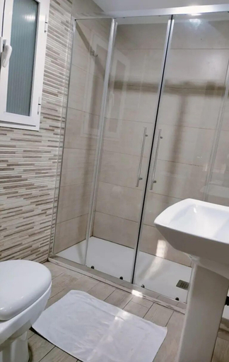 Bathroom 3, Pension Portugal Alicante, Alicante