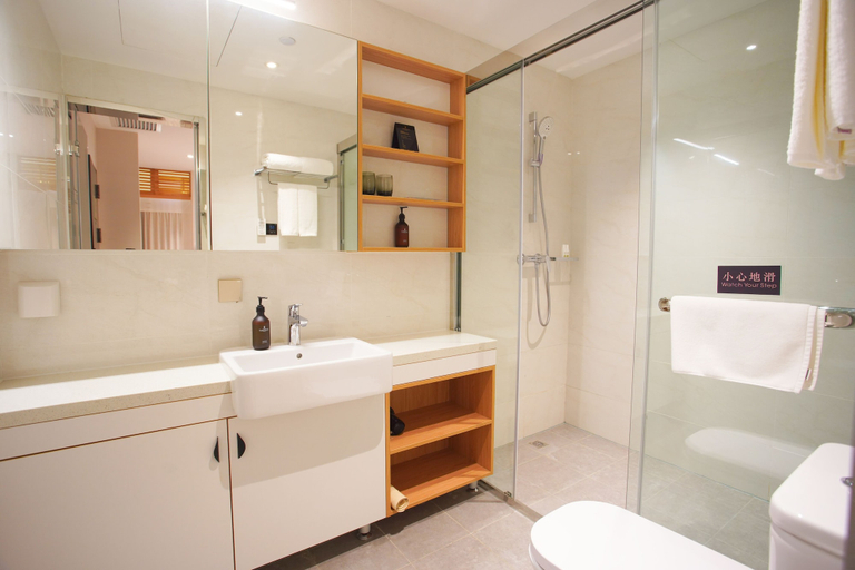 Bathroom 5, LiveFortuna Hotel, Beijing
