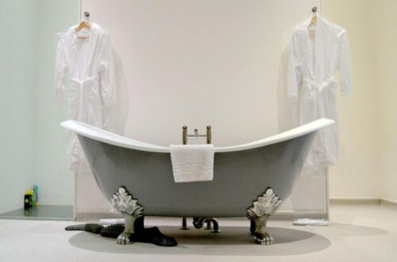 Bathroom 4, Carmelite Hotel, Aberdeen