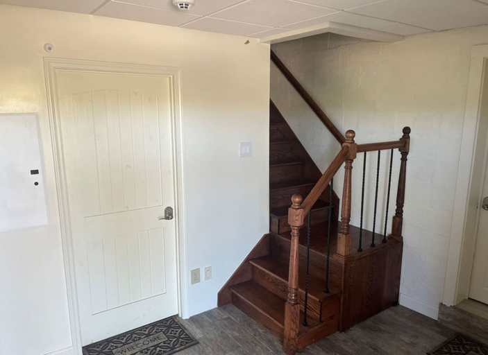 Room 2, Beautiful Room Just Waiting for You Pool IS Closed, McMinn