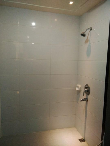 Bathroom 9