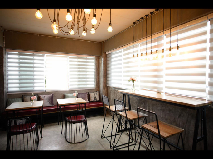 Food & Drinks 5, Duangdren Place, Muang Chiang Mai