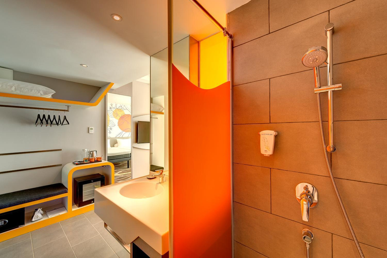 Bathroom 23