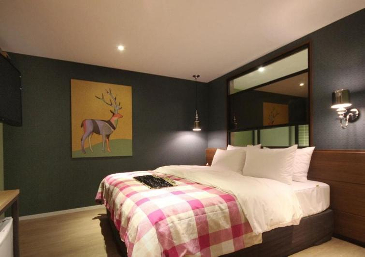 Bedroom 2, 25 Hours Hotel 2, Busanjin