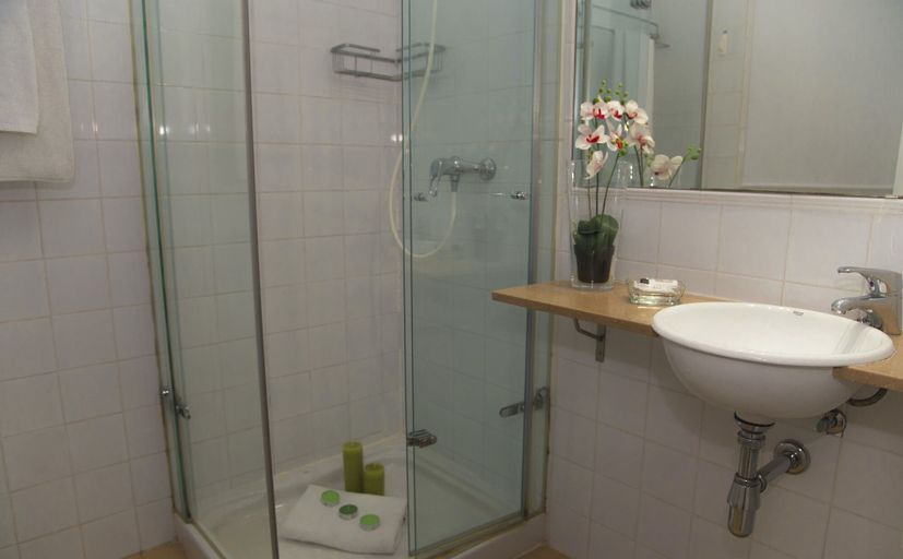 Bathroom 2, Alcam Bailén, Barcelona