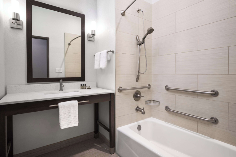 Bathroom 4, Best Western Plus College Station Inn & Suites, Brazos