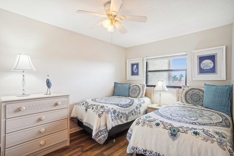 Others 1, Las Brisas 202, Pinellas