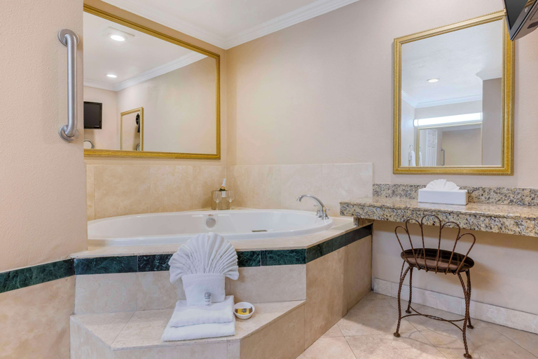 Bathroom 4, Best Western Plus Marina Shores Hotel, Orange