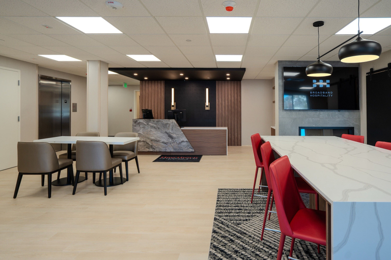 Food & Drinks 5, Hawthorn Extended Stay by Wyndham Jackson Alpine, Lincoln