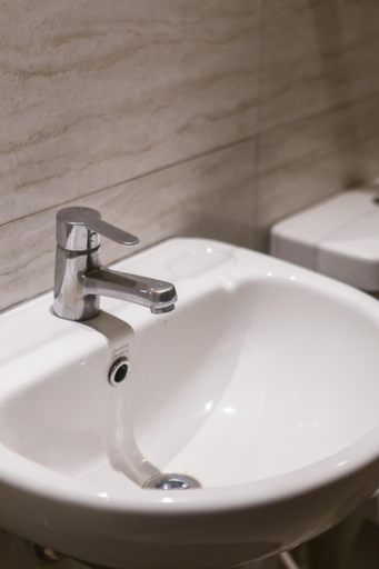 Bathroom 13