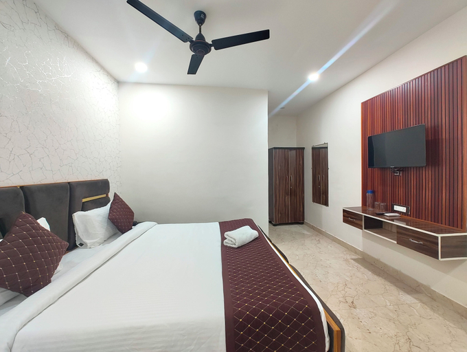 Bedroom 3, Hotel Ganges Place Varanasi with free AC, Varanasi