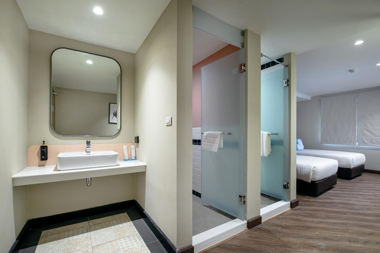 Bathroom 22