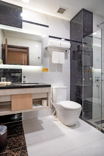 Bathroom 13
