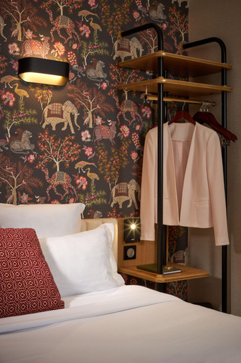 Bedroom 2, Hotel Tourisme Avenue, Paris