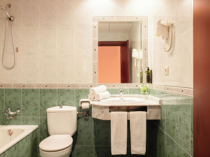 Bathroom 5, Ona Las Rampas, Málaga